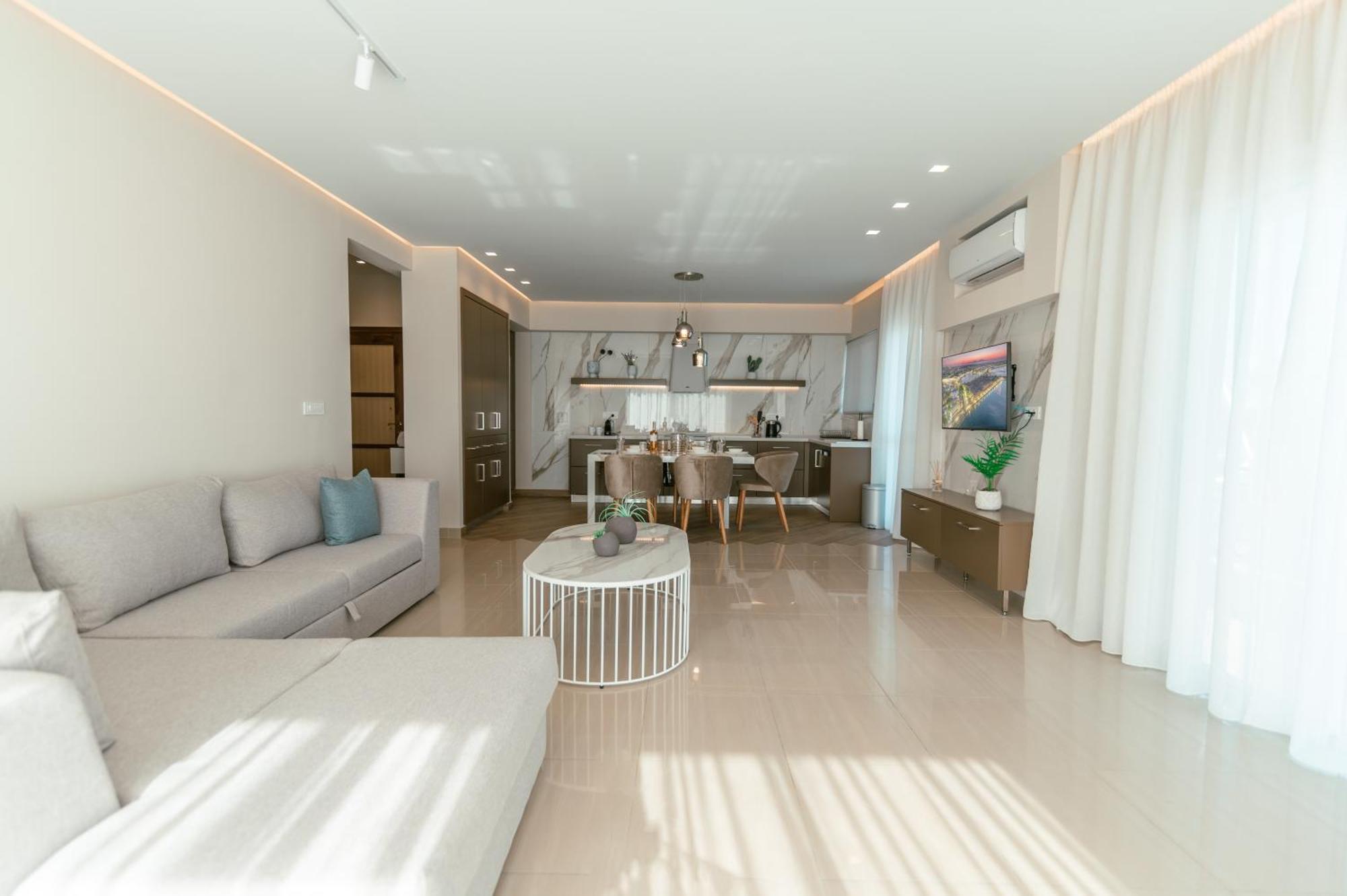 Brand New Elegant Suite Platánion エクステリア 写真